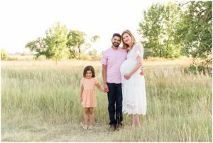 Outdoor maternity mini session