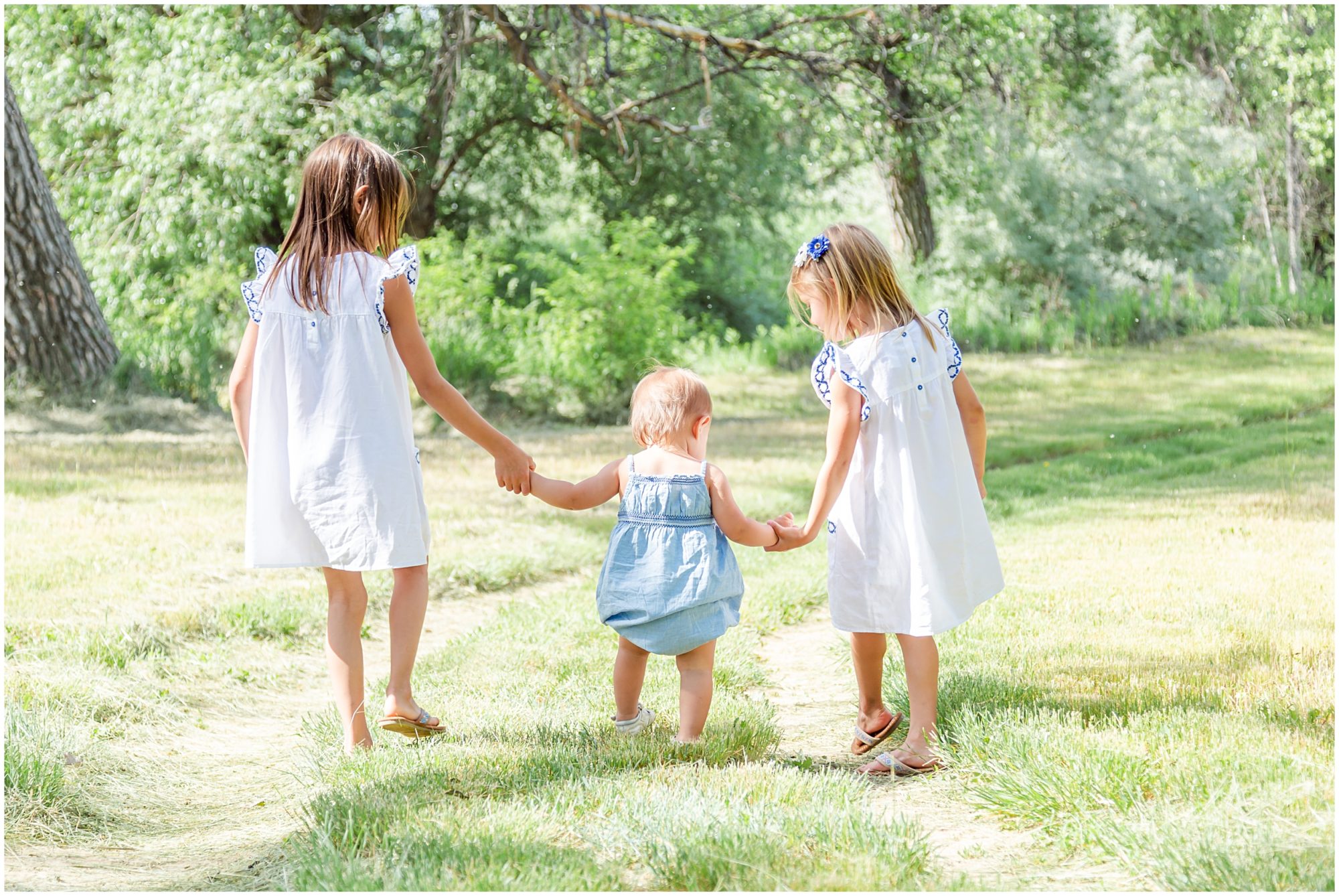 Summer photo sessions tips on choosing outfits for a family photo session in Niwot Colorado